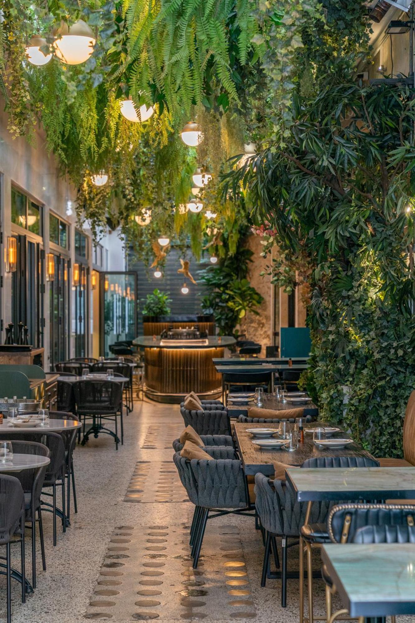 Hotel Gatsby Athen Exterior foto The interior of the restaurant